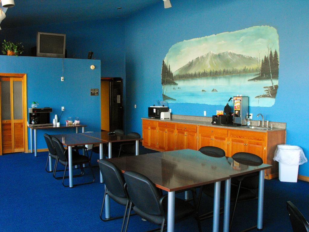 Pamola Motor Lodge Millinocket Exterior foto
